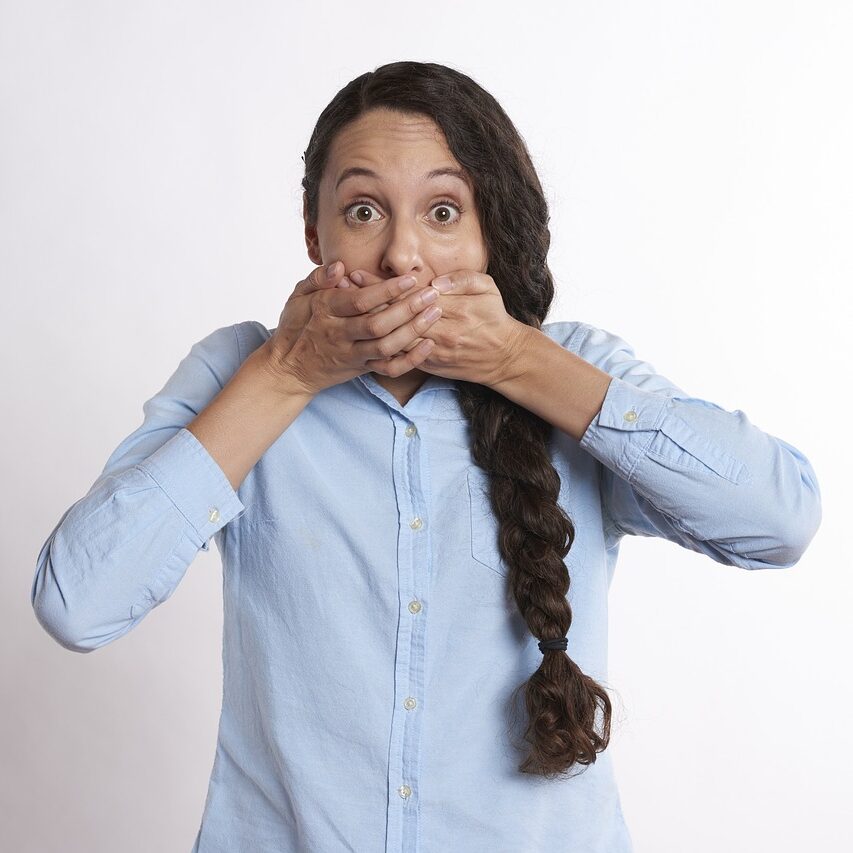secret, hands over mouth, covered mouth-2681508.jpg